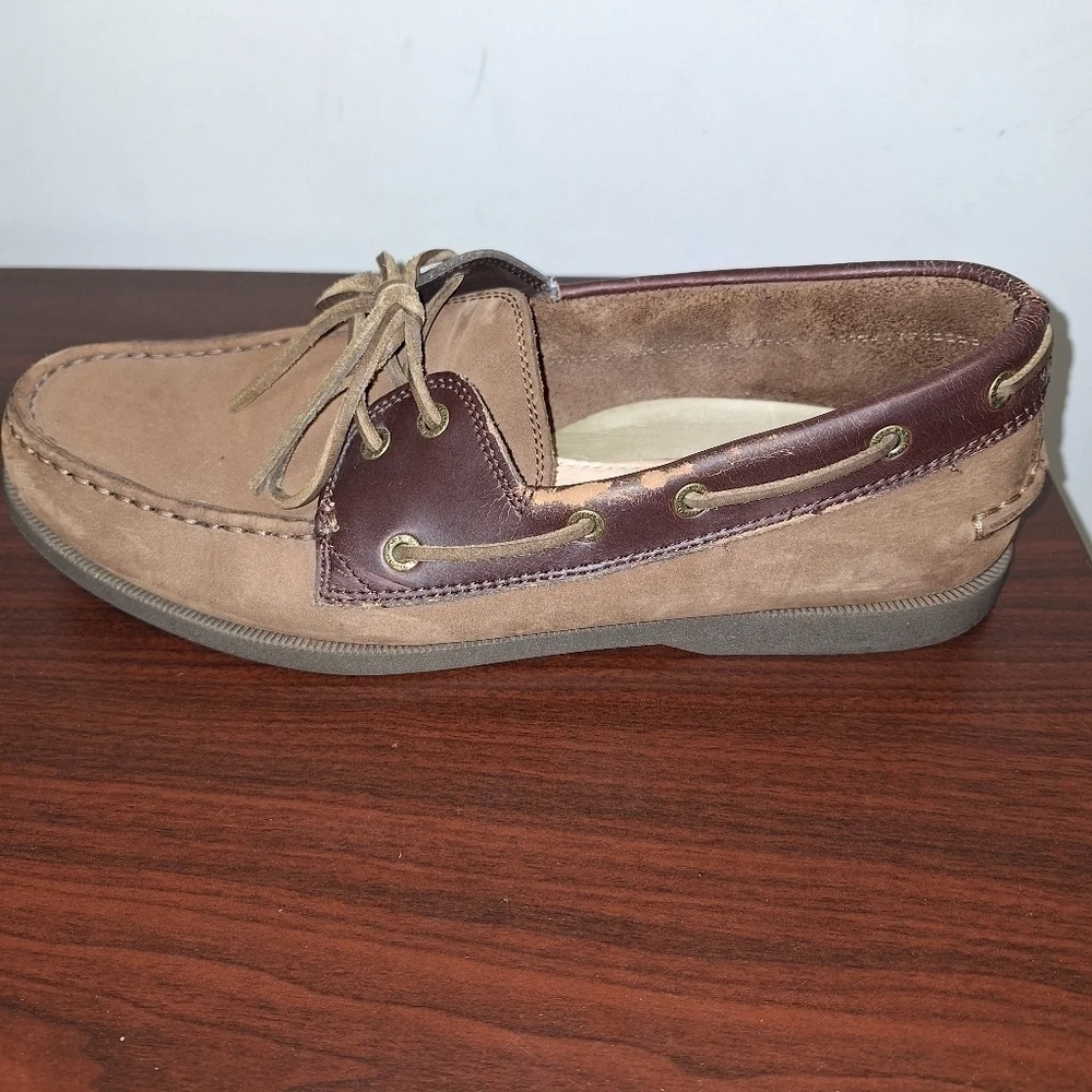 A pair of Bass Hampton Core 2 leather boat shoes. Pre-owned but in great shape.